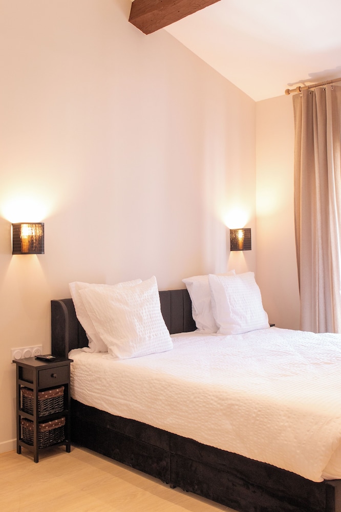 Signature Room