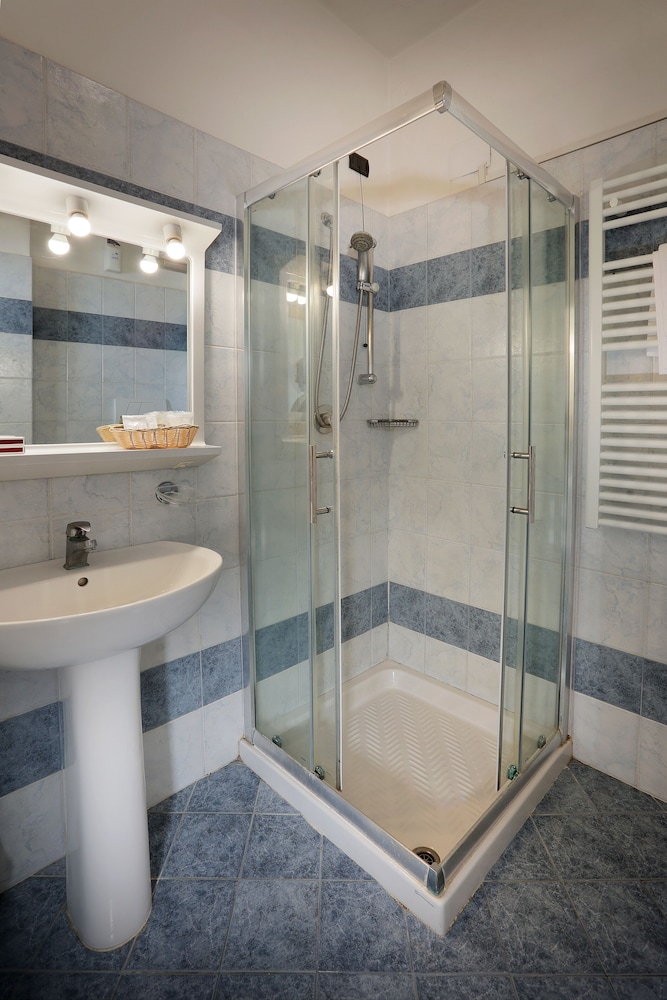 Basic Single Room photo 1