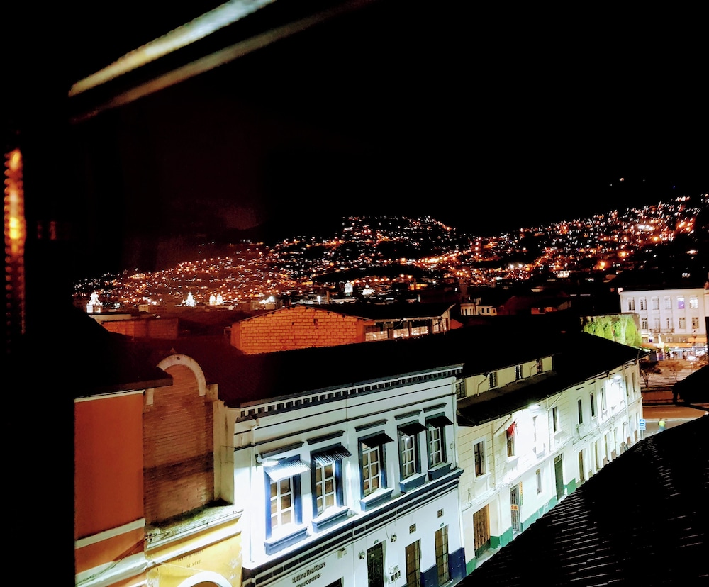 Panoramic Penthouse, 2 Bedrooms, Kitchen, Mountain View photo 2