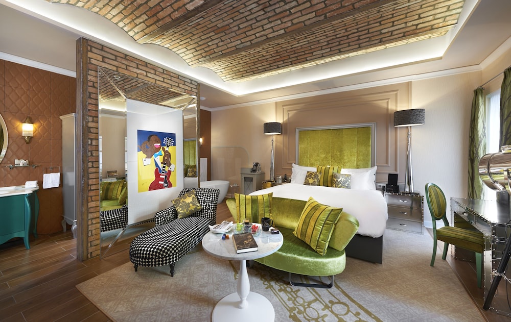 Room, 1 King Bed, Courtyard View (Aria)