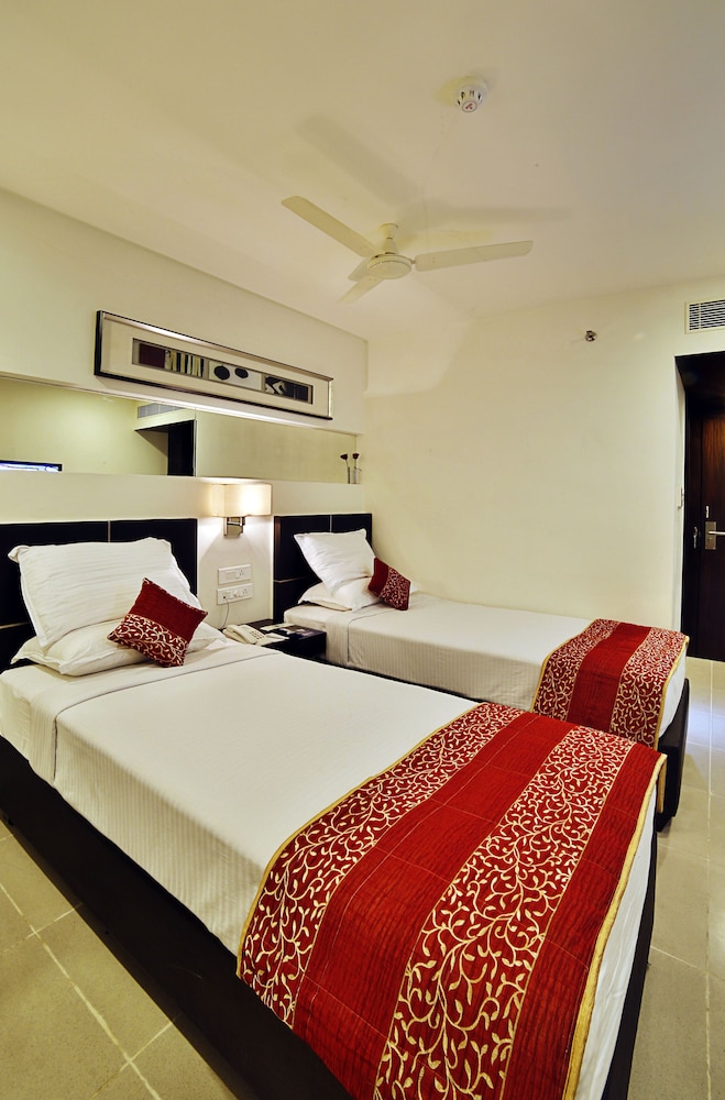 Standard Double or Twin Room - Photo 1