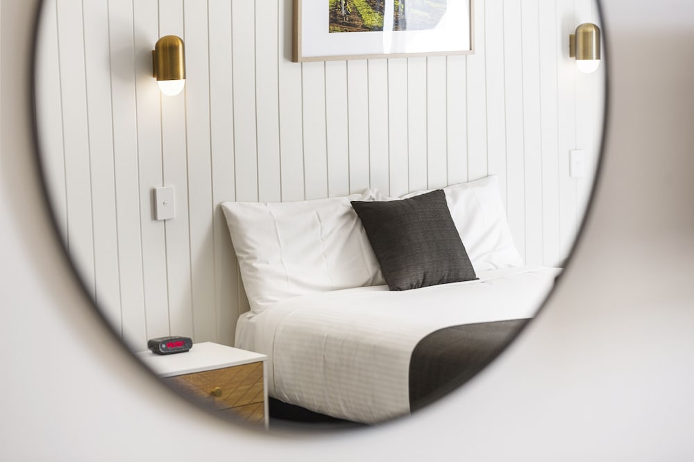 Deluxe Queen - Photo 4