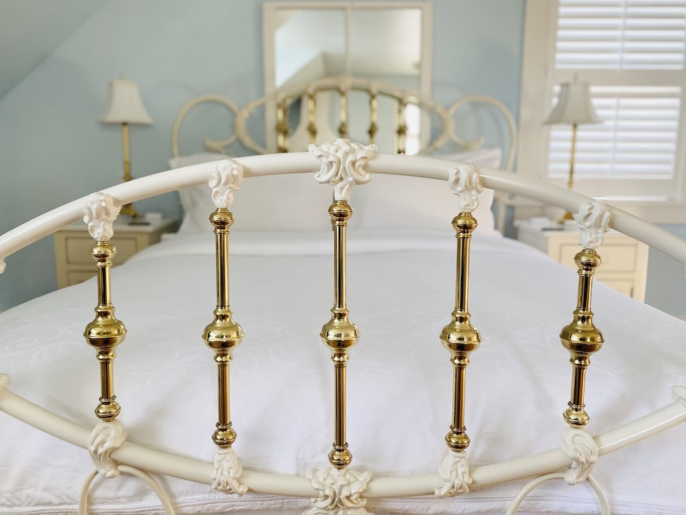 Sleeping Beauty Room, 1st Floor (Stair Access Only) photo 3
