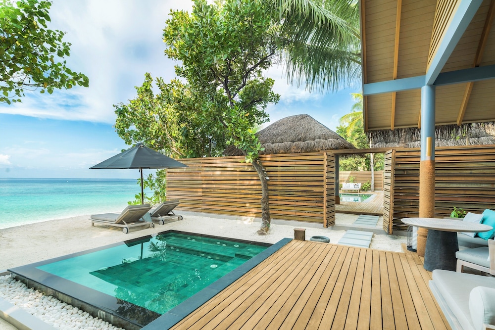 Four Bedroom Beach Pool Residence