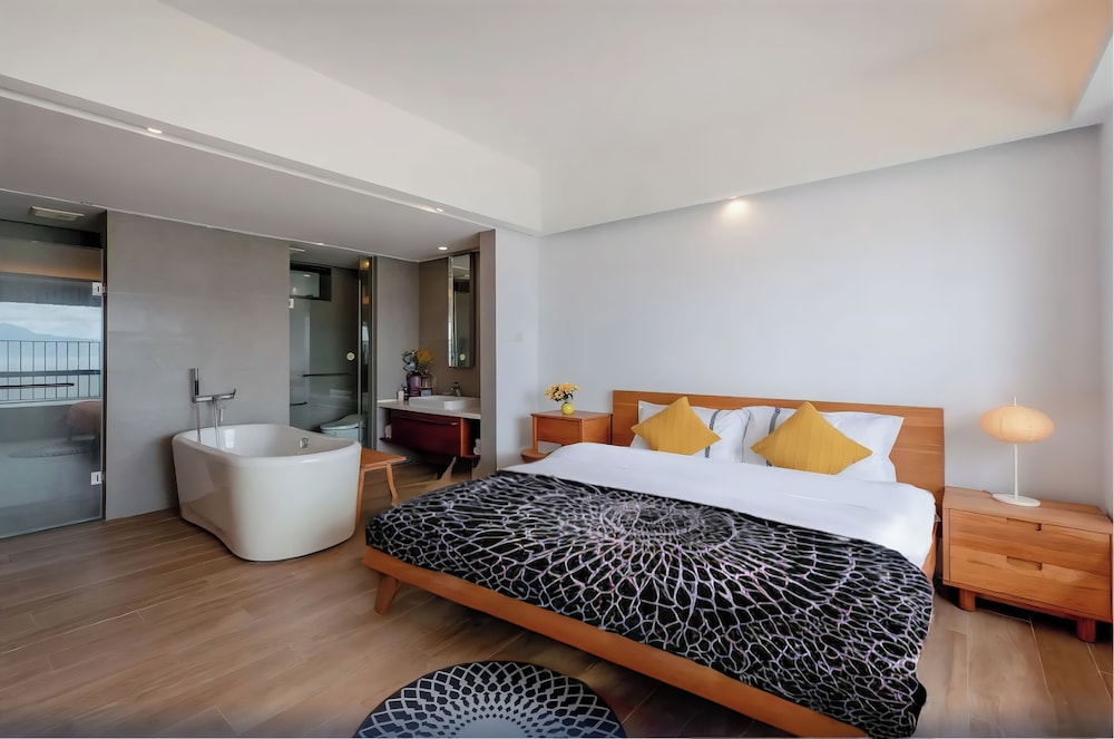 Panoramic Suite, Multiple Beds, Sea View photo 2