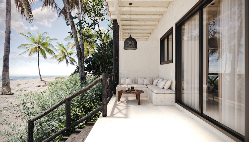 OCEANFRONT SUITE WITH TERRACE - Photo 8
