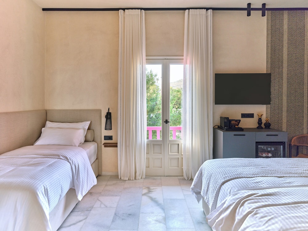 Deluxe Triple Room, Balcony, Mountain View