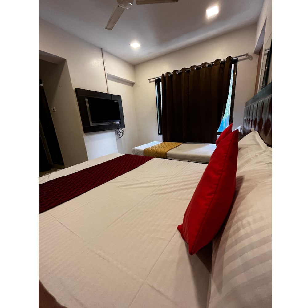 Deluxe Triple Room - Photo 1