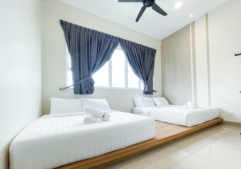 Standard Apartment, 2 Bedrooms, Pool Access, City View photo 2
