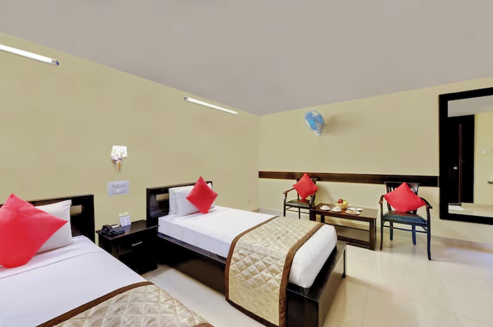 Standard Twin Room - Photo 3