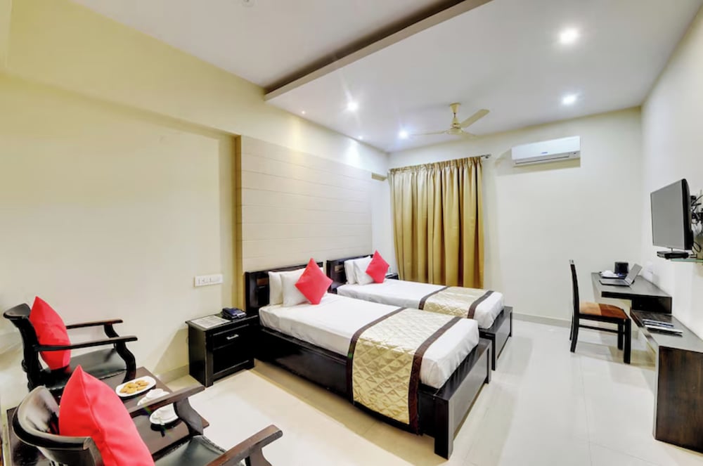 Standard Twin Room - Photo 2
