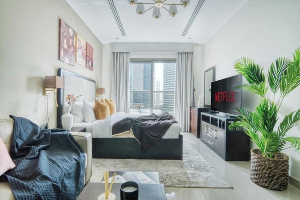 Apartment photo 2