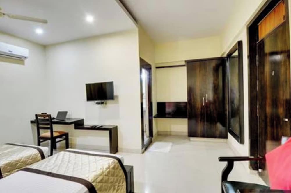 Standard Twin Room - Photo 6
