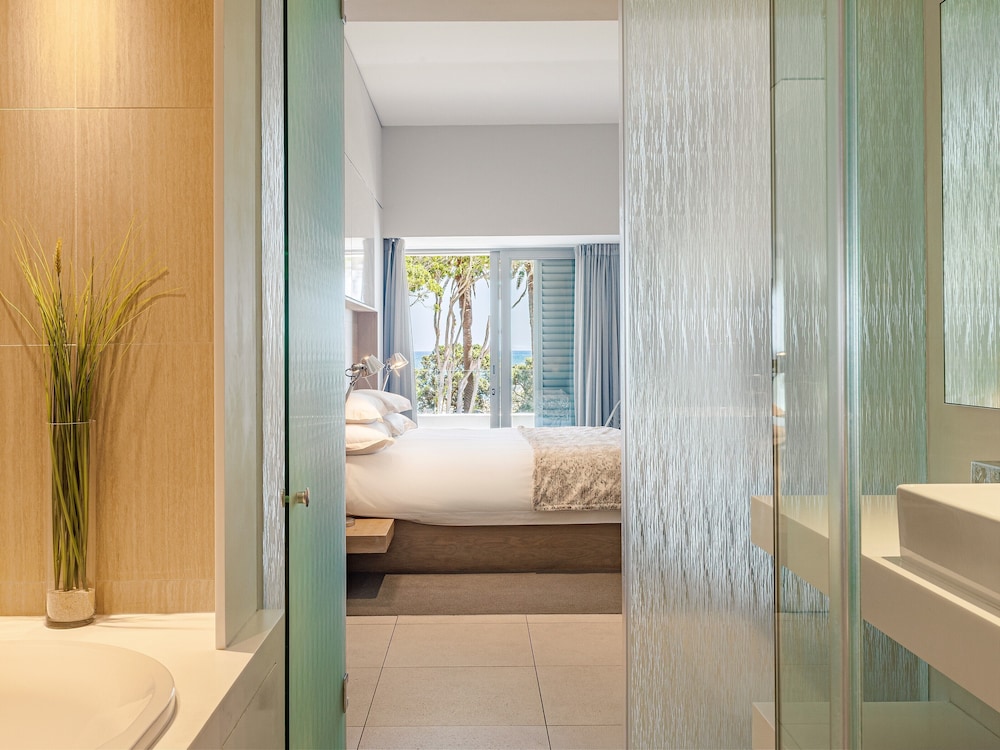 One Bed Luxury Suite photo 2