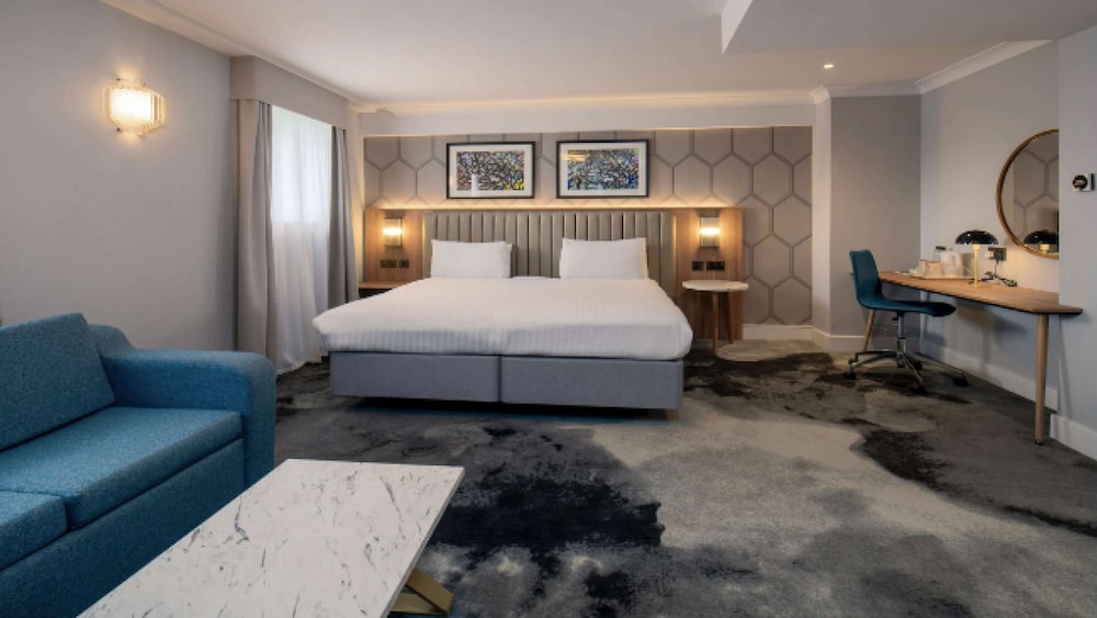 Superior Room, 1 King Bed, Non Smoking (Converts to 2 Twin Beds;with Sofabed) - Photo 1