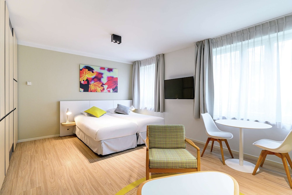King Accessible Room