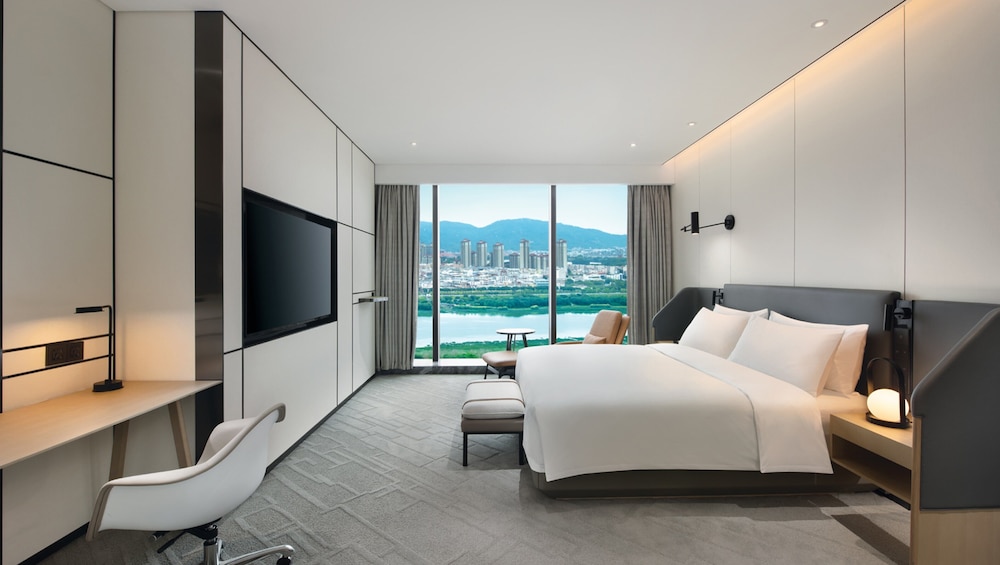 Suite, 1 Bedroom, Club Lounge Access, River View
