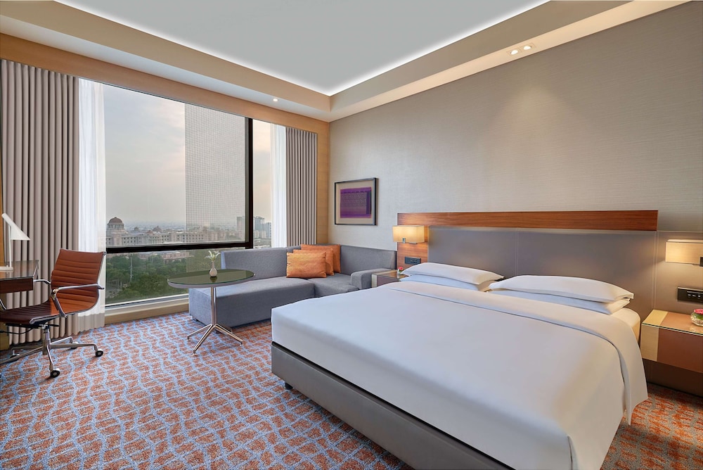 Room, 1 King Bed, Pool View Room, 1 King Bed, Pool View