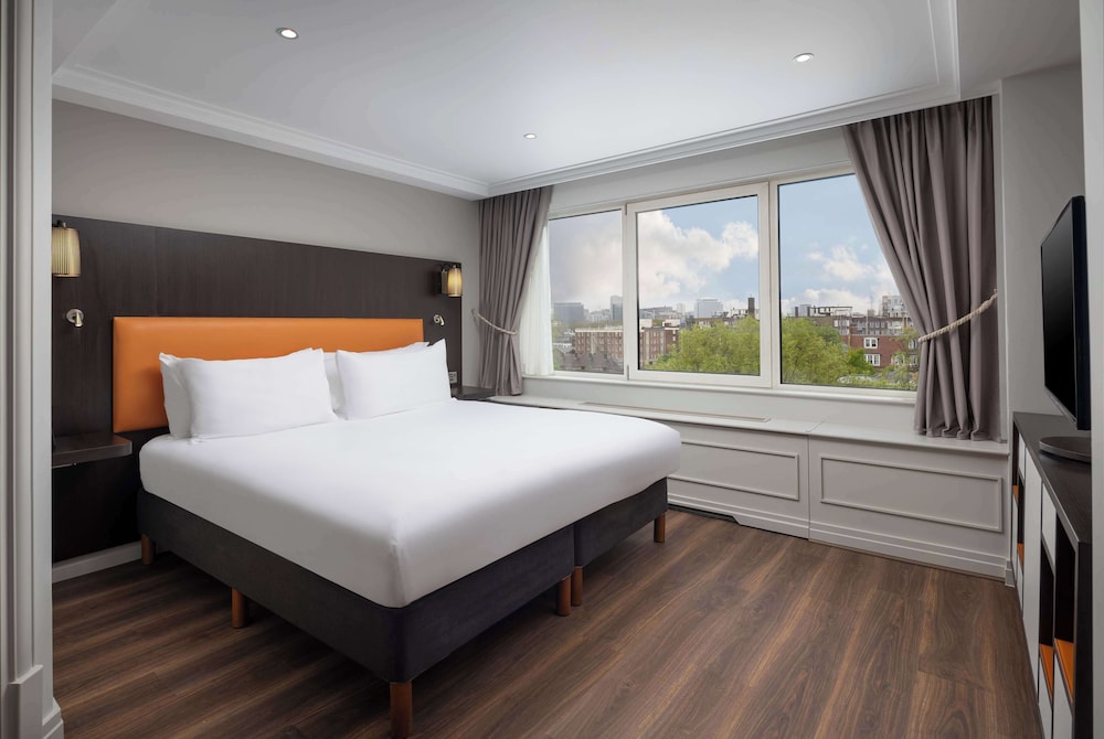 Junior Suite, 1 King Bed photo 2
