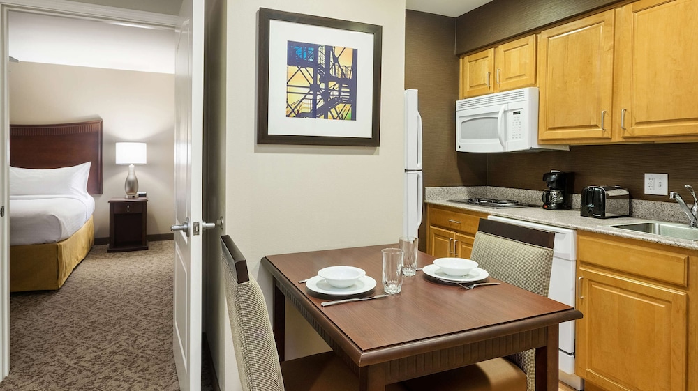 Suite, 1 King Bed, Non Smoking - Photo 4