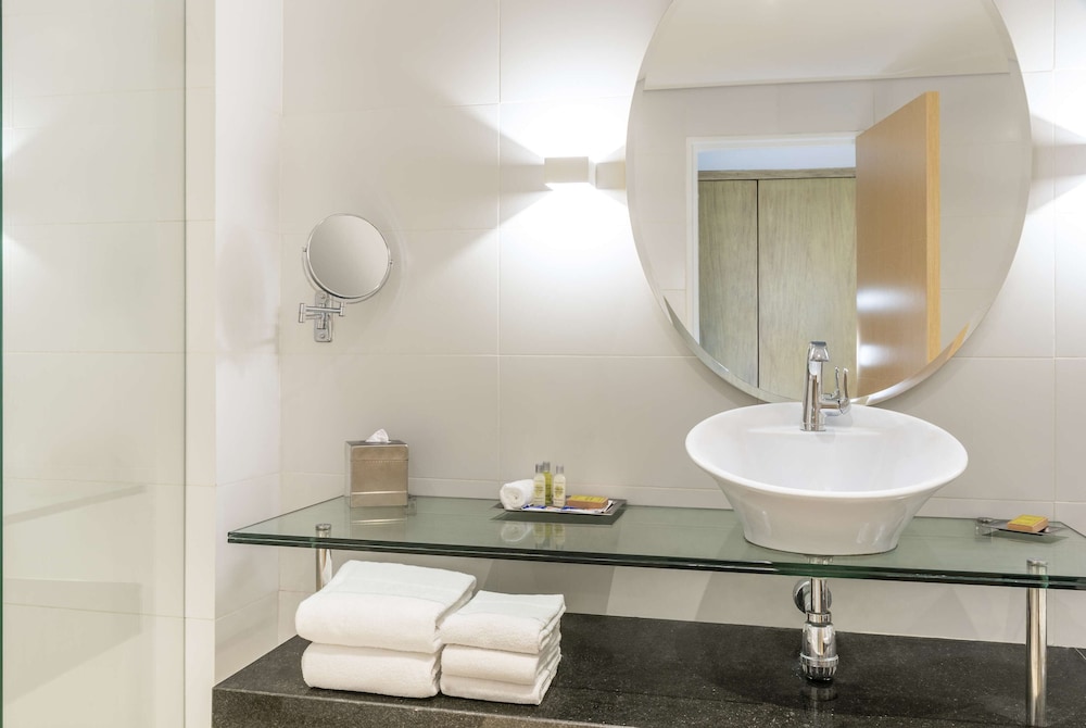 Executive Room, 2 Queen Beds - Photo 7