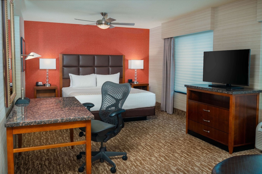 Studio Suite, 1 King Bed, Non Smoking - Photo 2