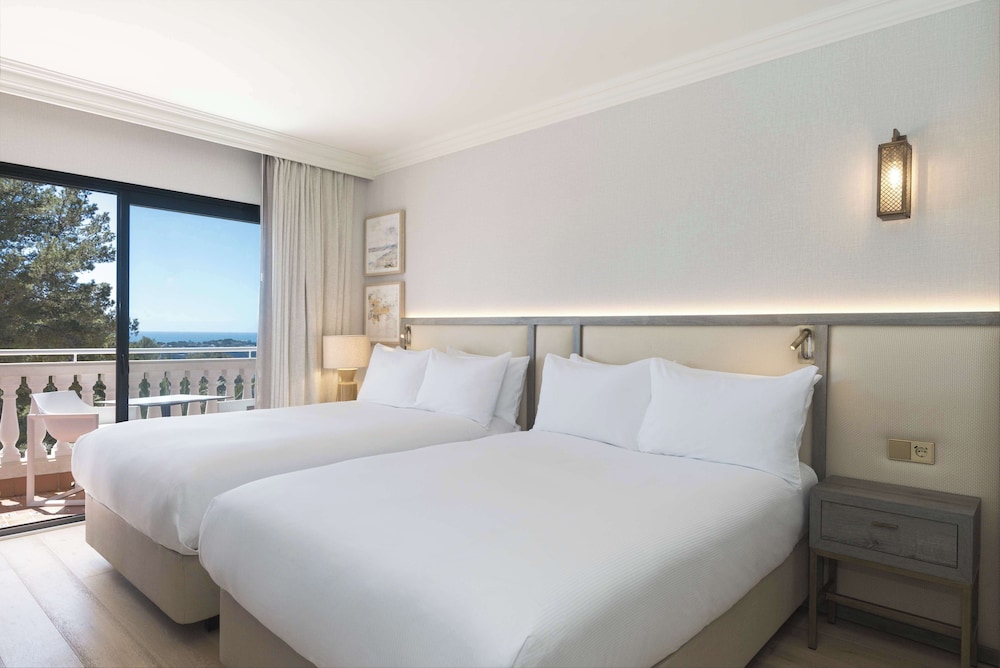 Twin Room, Balcony