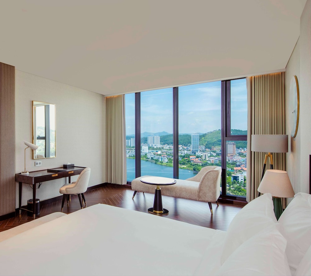 Deluxe Room, Lake View - Photo 5