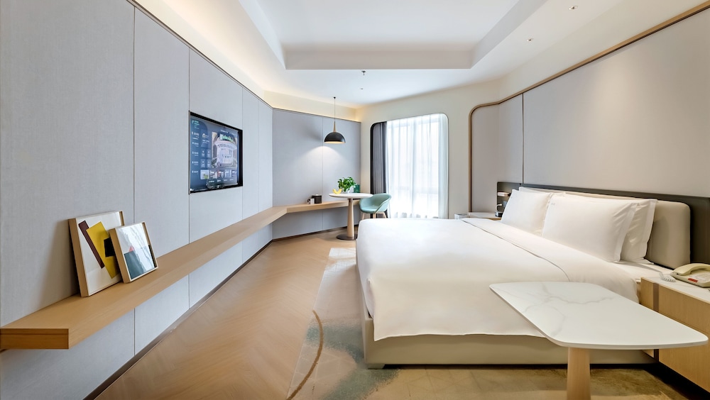 Standard Room, 1 King Bed, City View - Photo 1