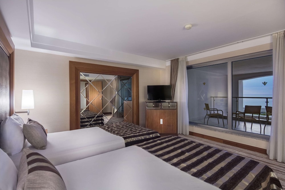 Family Suite, 2 Double Beds photo 3