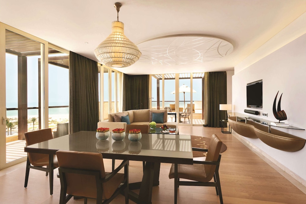 Park, Suite photo 3