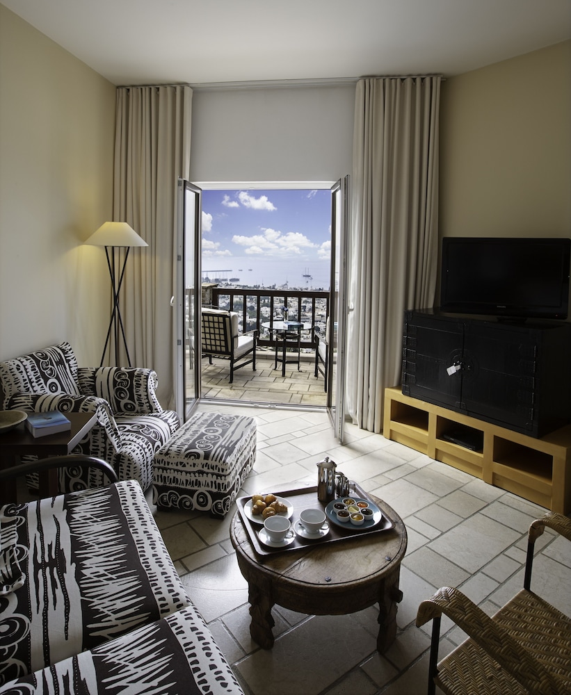Suite, 1 King Bed, Corner