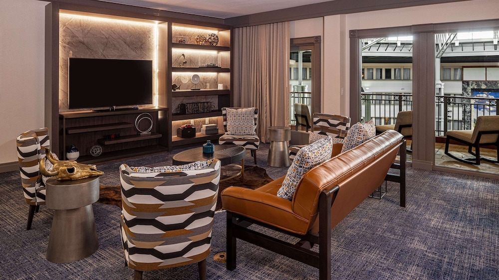 Suite - Photo 2