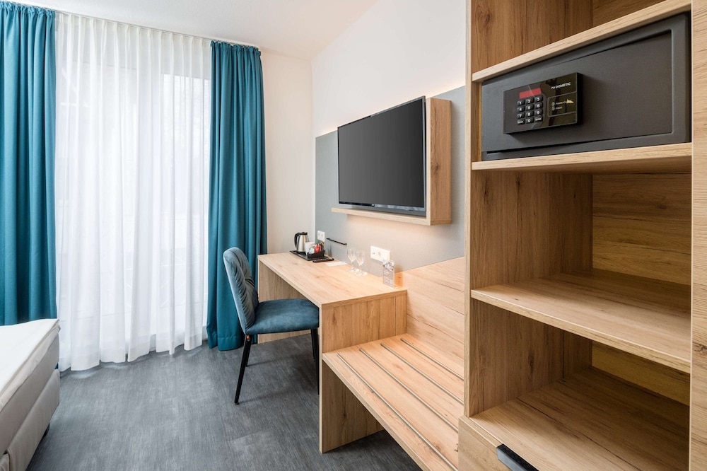 Comfort Room, 1 Queen Bed (Quiet Location) photo 2