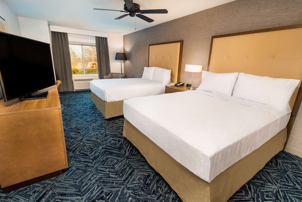 Suite, 2 Queen Beds, Accessible (Roll-In Shower) - Photo 3