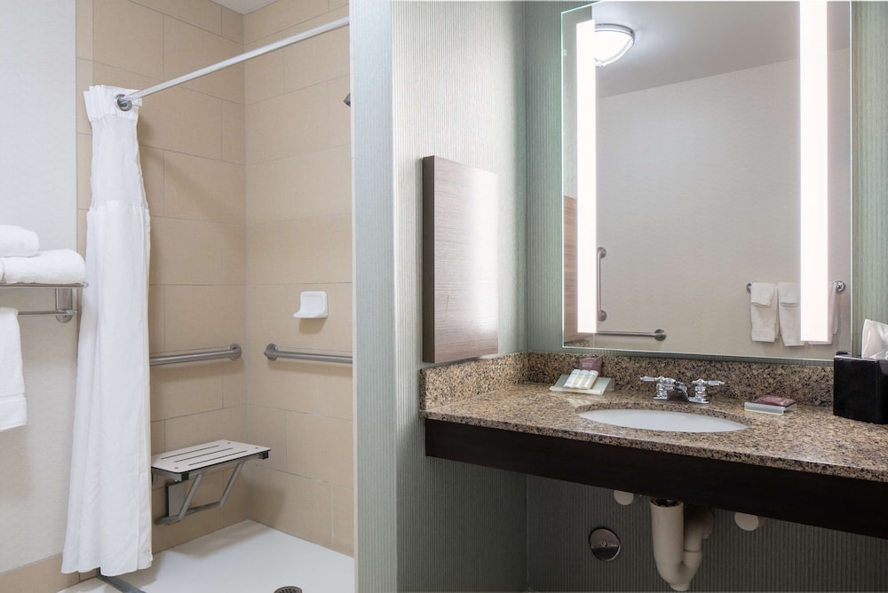 Suite, 2 Queen Beds, Accessible (Mobility & Hearing, Roll-In Shower) - Photo 1
