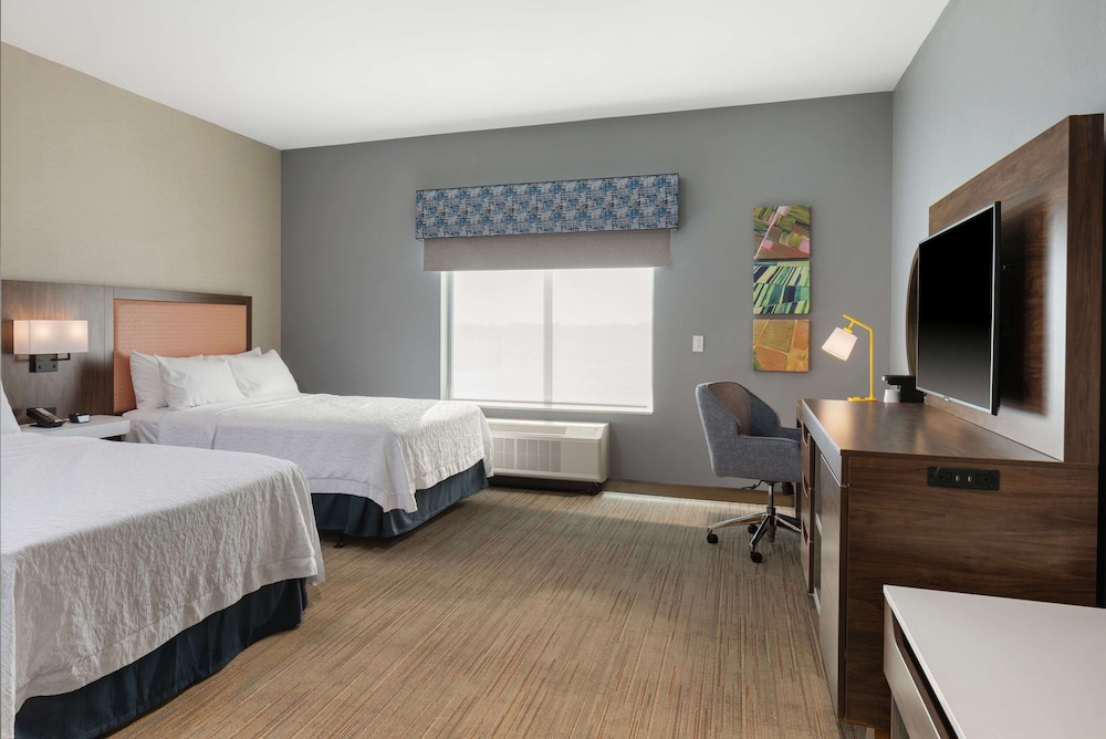 Room, 2 Queen Beds, Accessible, Bathtub - Photo 1