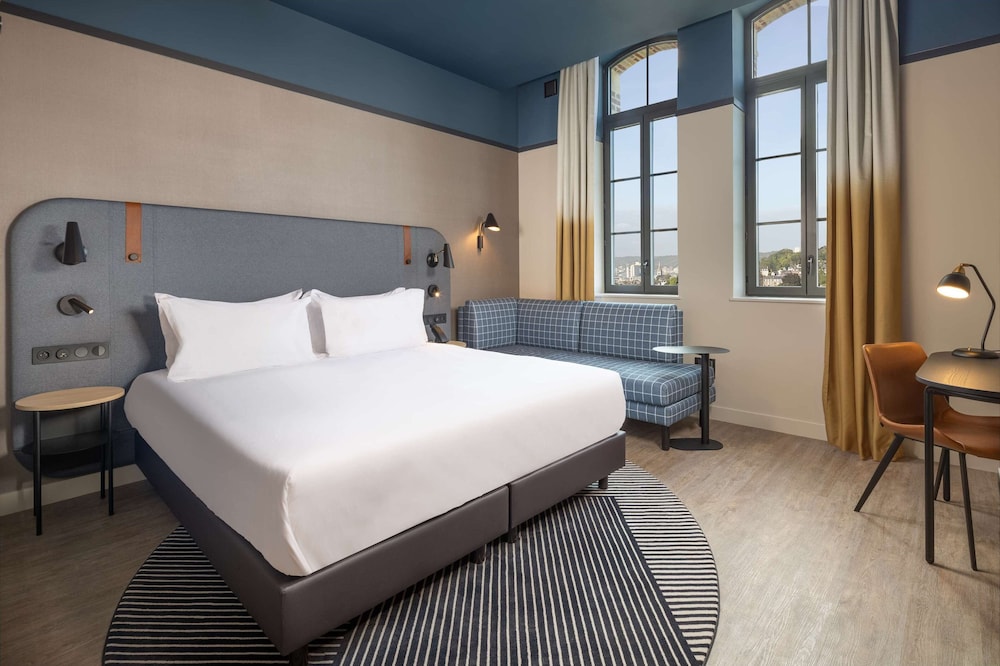 Deluxe Room, 1 King Bed, City View (Cathedral View)