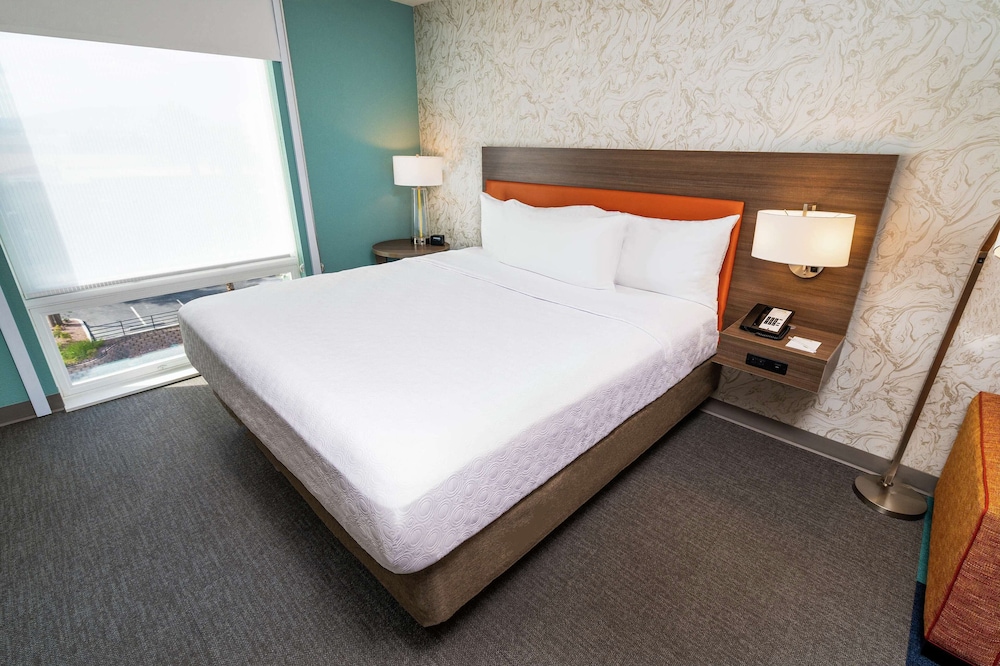 Studio, 2 Queen Beds, Accessible, Bathtub