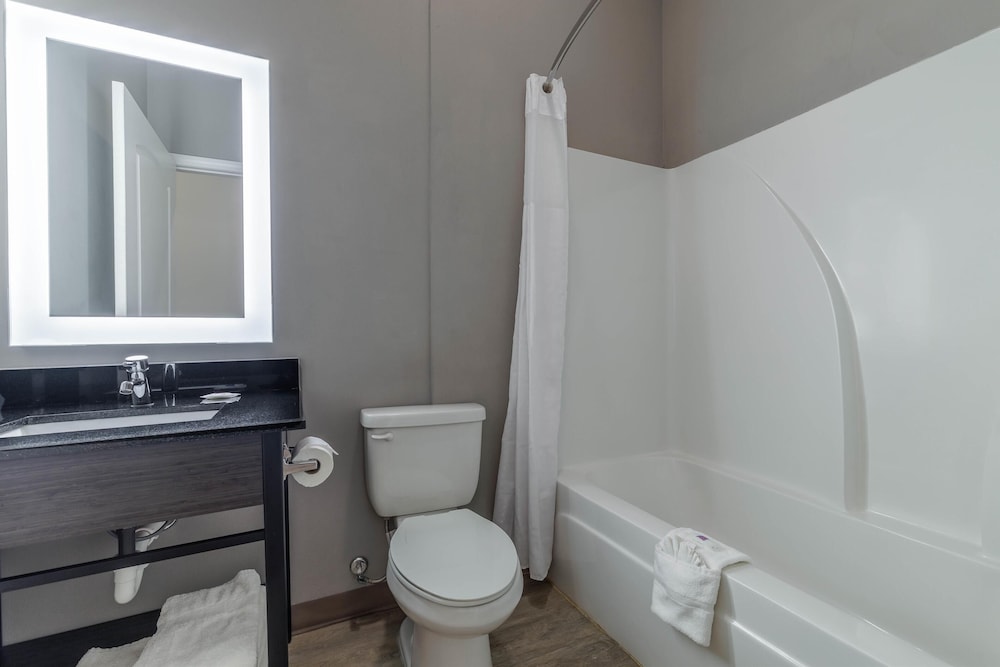 Standard Double Room, 1 King Bed, Non Smoking - Photo 11