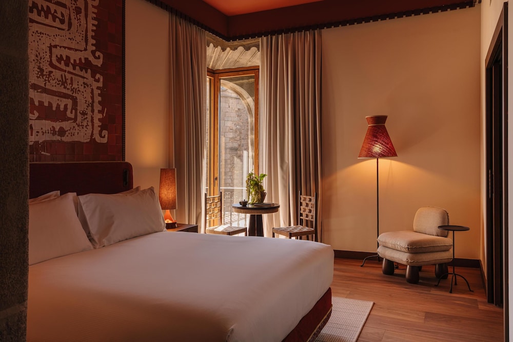 Suite, 1 King Bed, Balcony (Godoy)