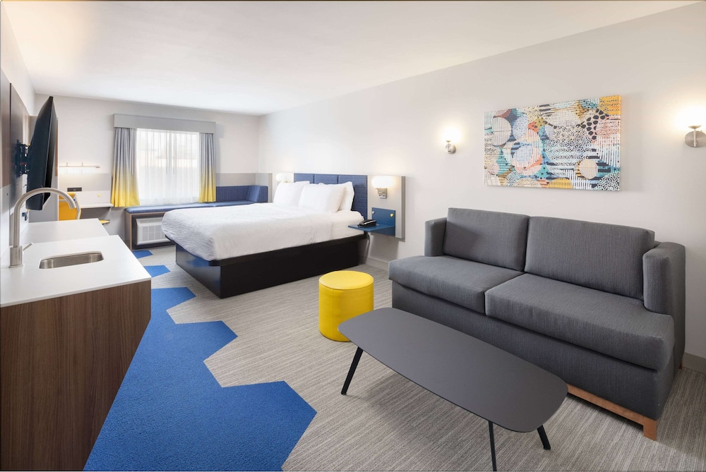 Studio Suite, 1 King Bed, Non Smoking - Photo 1