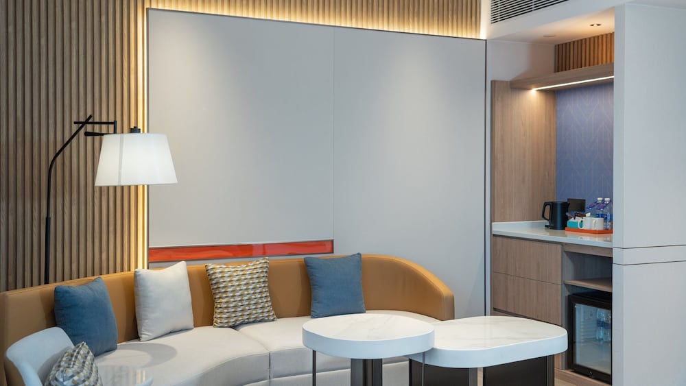 Suite, 1 King Bed (High Floor)