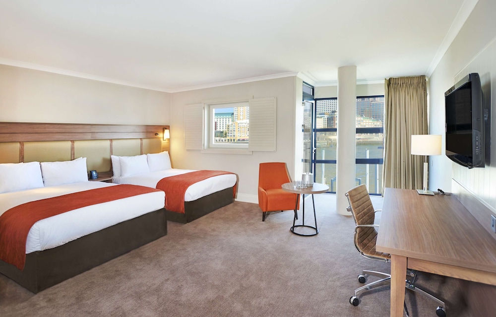 Family Room, 2 Double Beds (Deluxe) photo 1