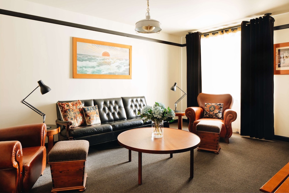 Suite (Bilevel)