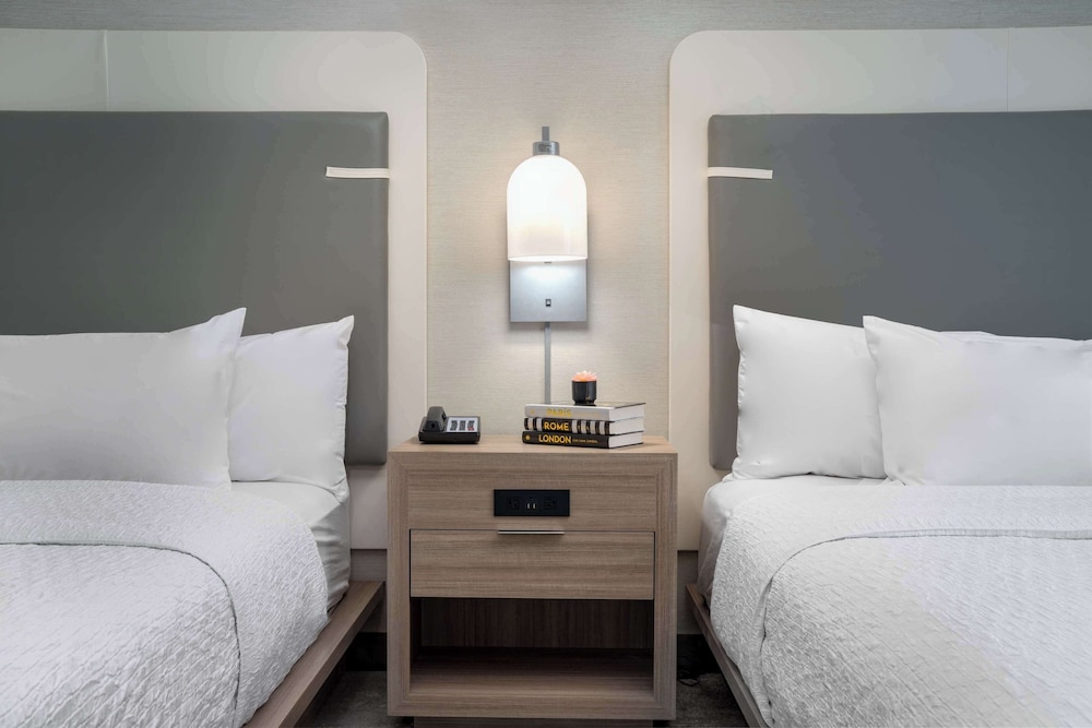 Suite, 2 Queen Beds, Accessible, Bathtub (Mobility & Hearing) - Photo 1