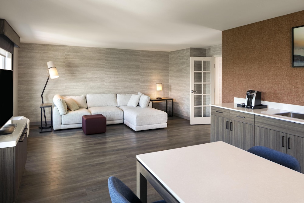 Suite, Accessible - Photo 5