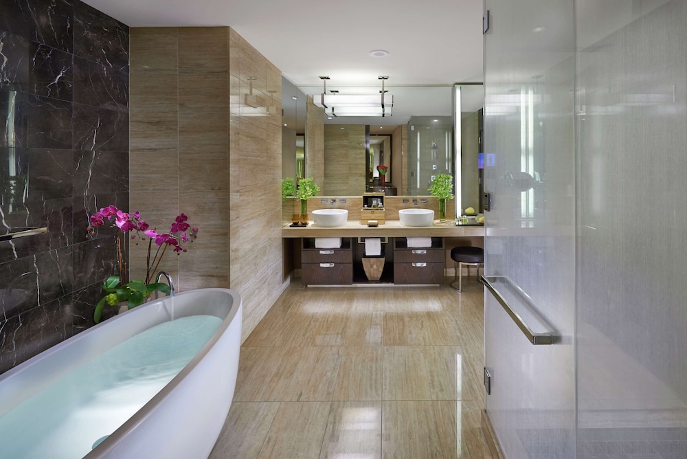 Waldorf Junior Suite - Photo 10
