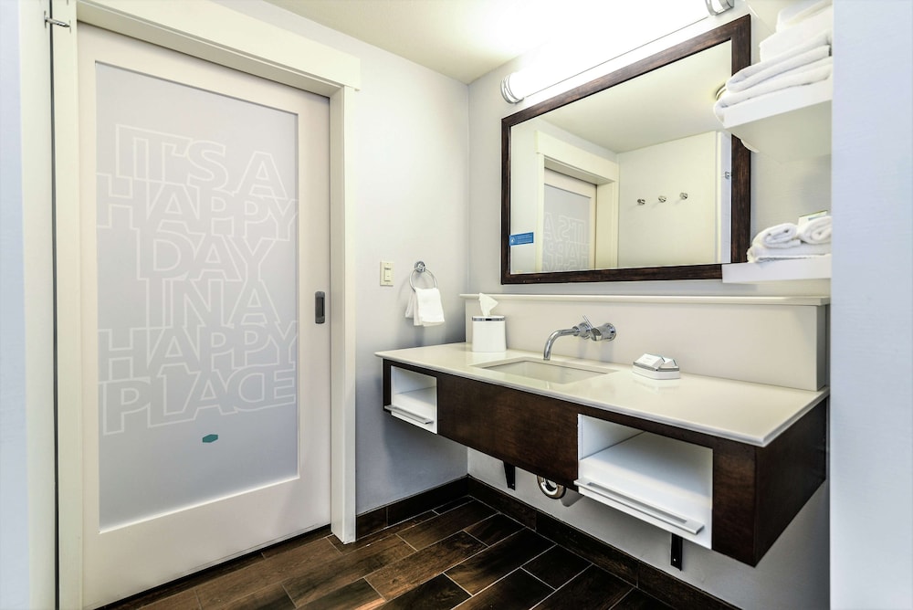 Room, 2 Queen Beds, Accessible (Hearing) photo 3