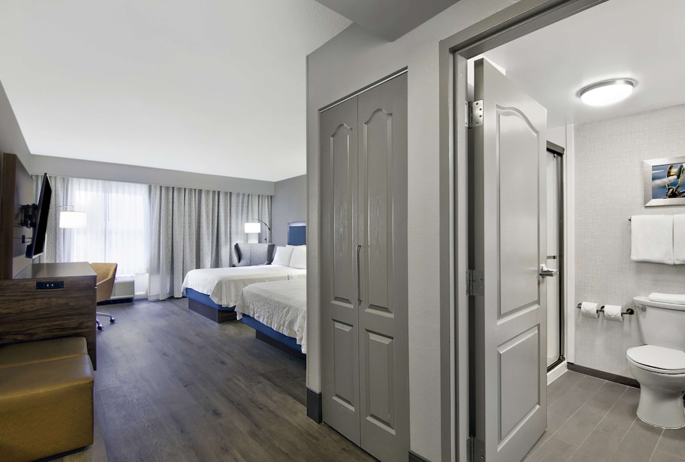 Room, 2 Queen Beds, Accessible, Non Smoking (Hearing) - Photo 1